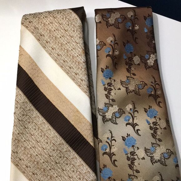 2 Vintage Men’s Neck Ties Retro Business Office Casual Tan Stripe & Brown Floral - Picture 3 of 11